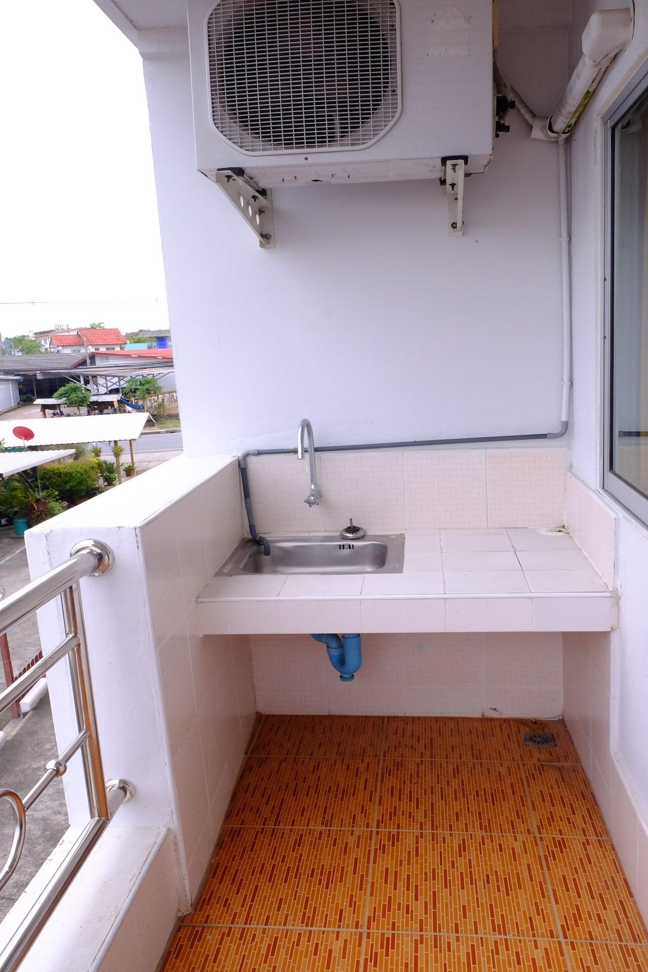Banchang Apartment And Hotel Rayong Esterno foto