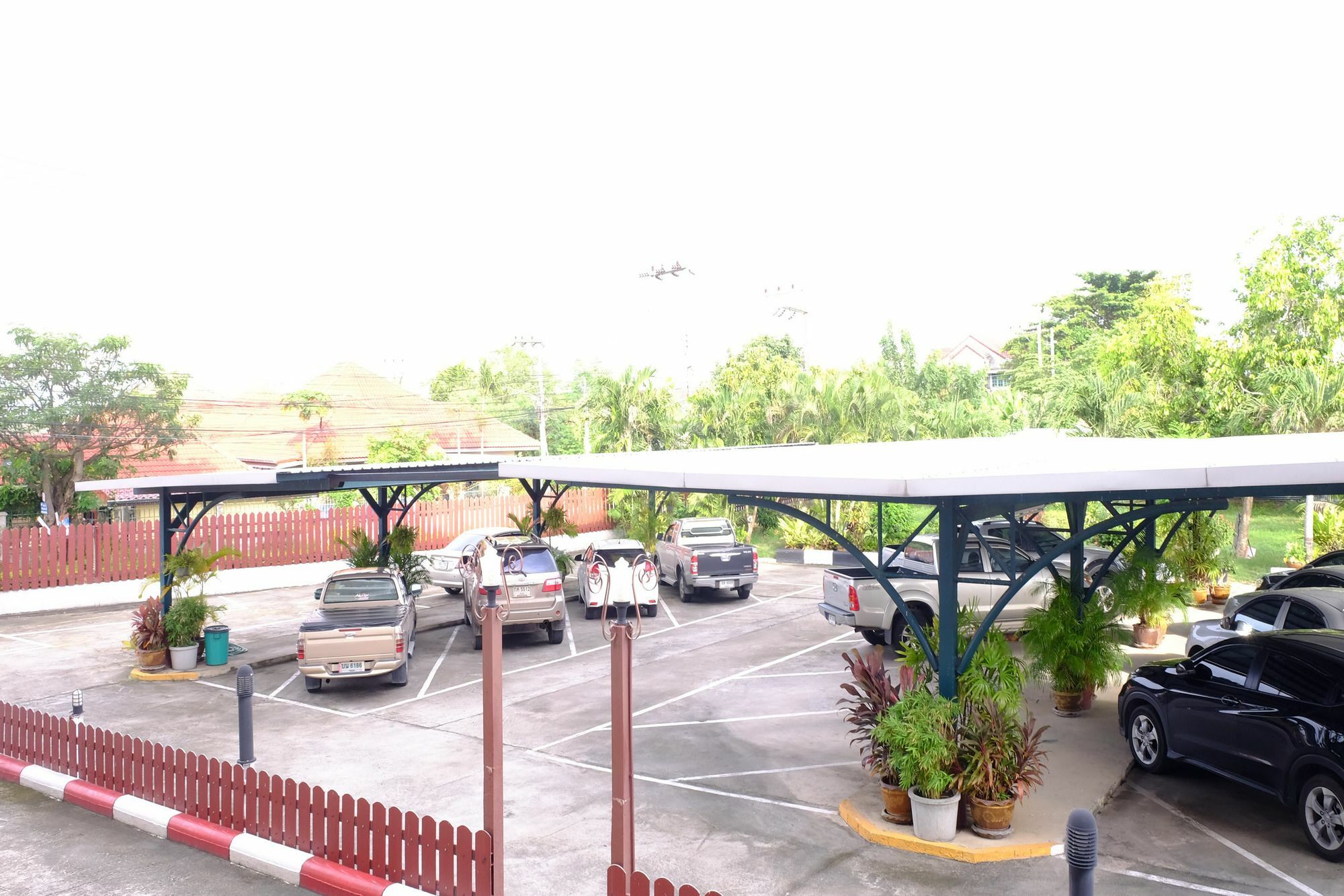 Banchang Apartment And Hotel Rayong Esterno foto