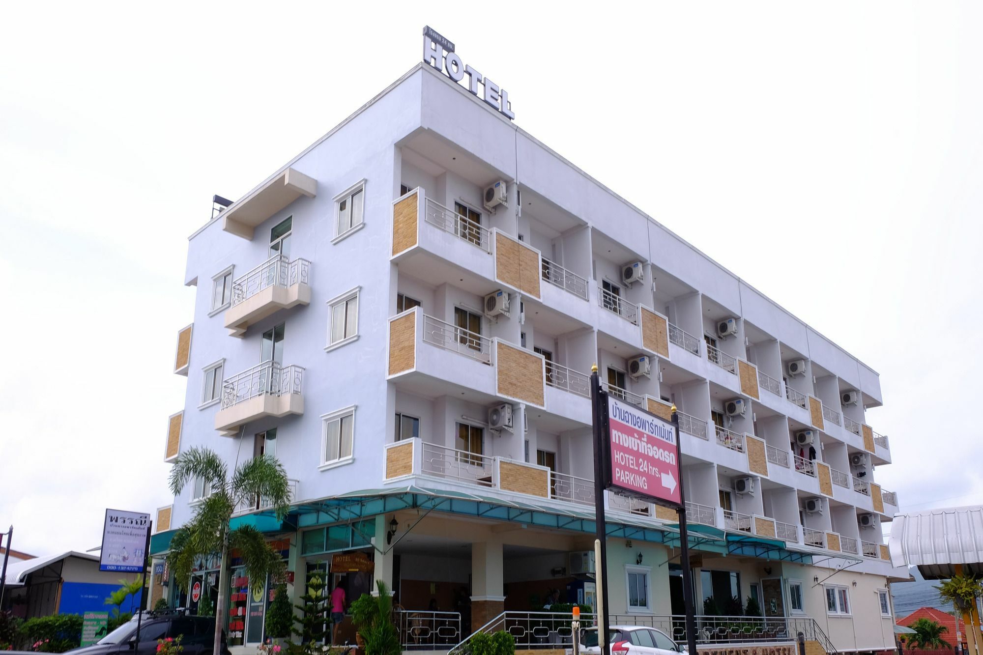 Banchang Apartment And Hotel Rayong Esterno foto